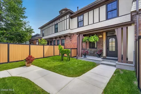 122 Regent St UNIT 3, Saratoga Springs, NY 12866