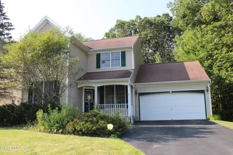 18 Lupine Dr, Ballston Spa, NY 12020