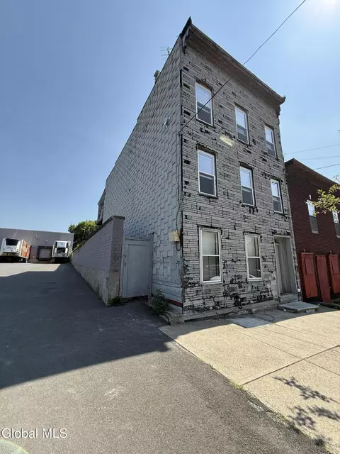 221 Myrtle Ave, Albany, NY 12202