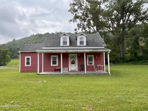 8 Rabbit College Rd, Petersburgh, NY 12138