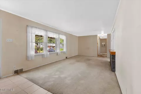 304 Howell St, Schenectady, NY 12303 photo 5