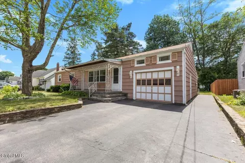 304 Howell St, Schenectady, NY 12303 photo 3