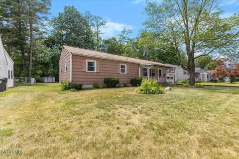 304 Howell St, Schenectady, NY 12303 photo 4