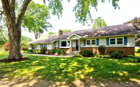 934 Muriel Peterson Dr, Duanesburg, NY 12056