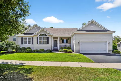 43 Pamela Ln, Saratoga Springs, NY 12866