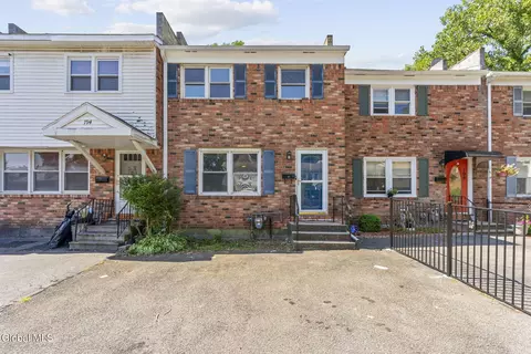 196 Mount Hope Dr, Albany, NY 12202