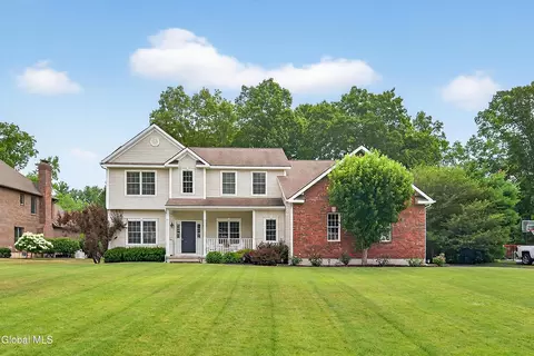 27 Praise Ln, Glenville, NY 12302