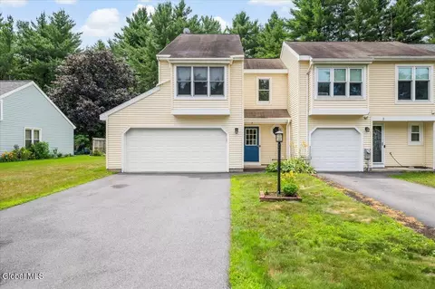 4 North Ct, Queensbury, NY 12804