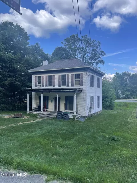 28 S Main St, Berlin, NY 12022