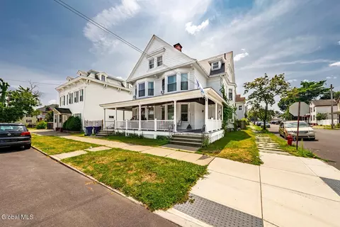 318-320 16th St, Watervliet, NY 12189