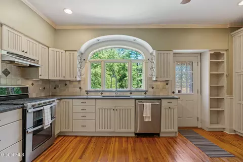 17 Mullens Rd, Slingerlands, NY 12159 photo 8