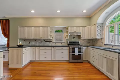 17 Mullens Rd, Slingerlands, NY 12159 photo 5