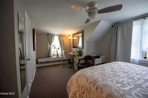 Bedroom - 24 Greenleaf Dr, Delmar, NY 12054 photo 4 of 8