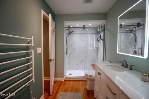 Bath - 24 Greenleaf Dr, Delmar, NY 12054 photo 3 of 4