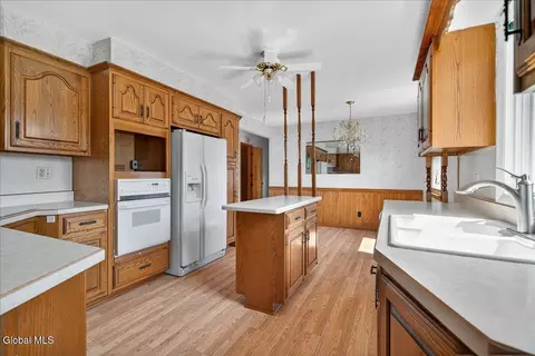 13 Bertone Dr, Schenectady, NY 12306 photo 9