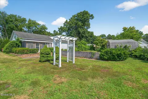 13 Bertone Dr, Schenectady, NY 12306 photo 36