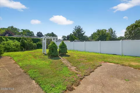 13 Bertone Dr, Schenectady, NY 12306 photo 39