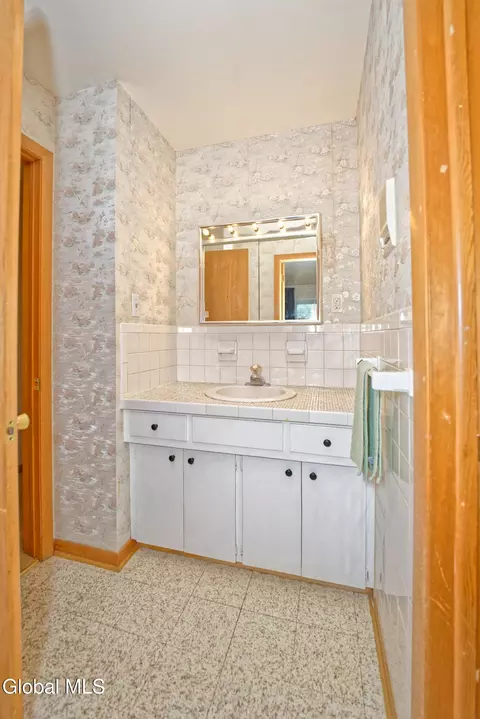 148 Oregon Ave, Schenectady, NY 12304 photo 37