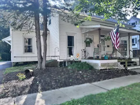 7 Traver St, Glens Falls, NY 12801