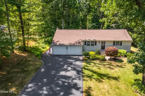 21 Kaatskill Way, Ballston Spa, NY 12020