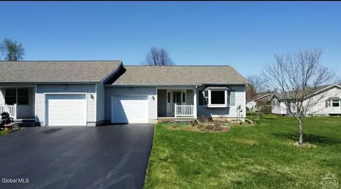 108 Skyview Dr, Greenville, NY 12083