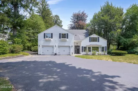 17 Birch Hill Rd, Loudonville, NY 12211