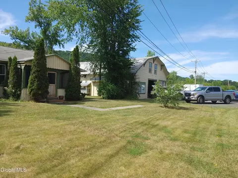 2001 New York State Route 9n, Ticonderoga, NY 12883