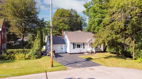 519 Charles St, Glenville, NY 12302