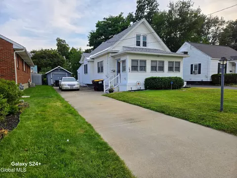 145 Rotterdam St, Schenectady, NY 12306