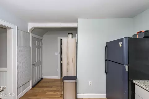 Entry Way - 4 Albright Pl, Delmar, NY 12054 photo 5 of 6