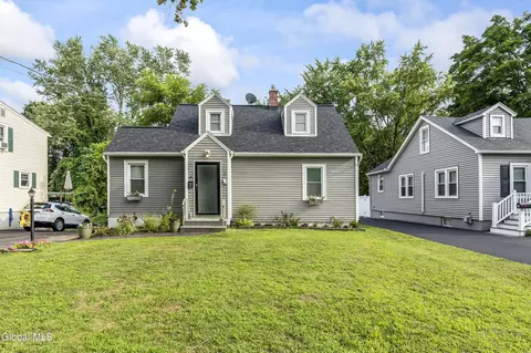 Exterior - 4 Albright Pl, Delmar, NY 12054 photo 2 of 5