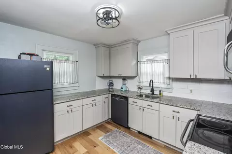 Kitchen - 4 Albright Pl, Delmar, NY 12054 photo 1 of 3