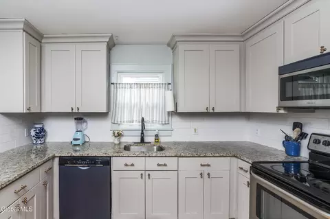 Kitchen - 4 Albright Pl, Delmar, NY 12054 photo 2 of 3