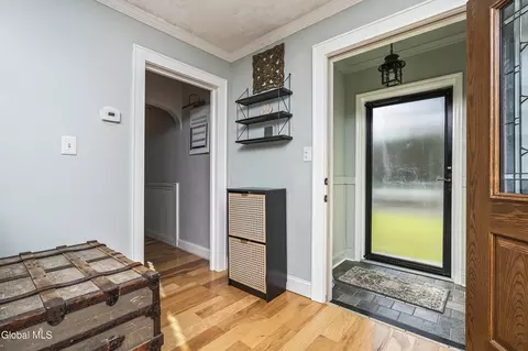 Entry Way - 4 Albright Pl, Delmar, NY 12054 photo 2 of 6