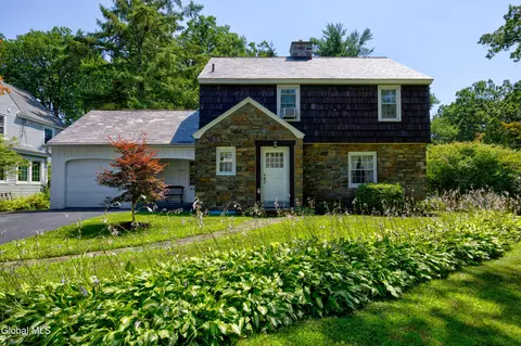1904 Baker Ave, Niskayuna, NY 12309