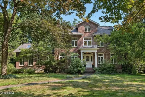 19 Sunnyside Rd, Scotia, NY 12302