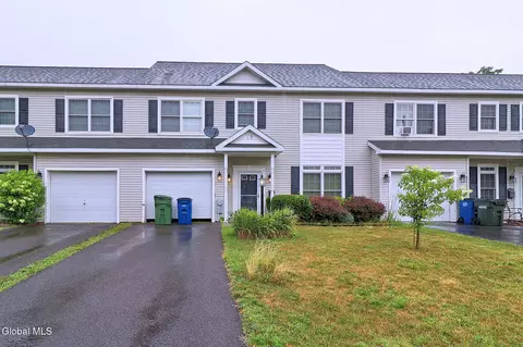 19 Elm St, Cohoes, NY 12047