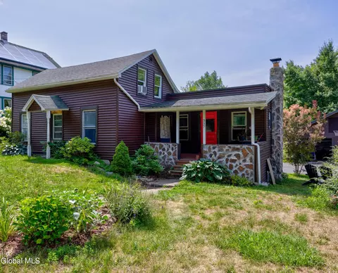 337 Hoags Corners Rd, Averill Park, NY 12018