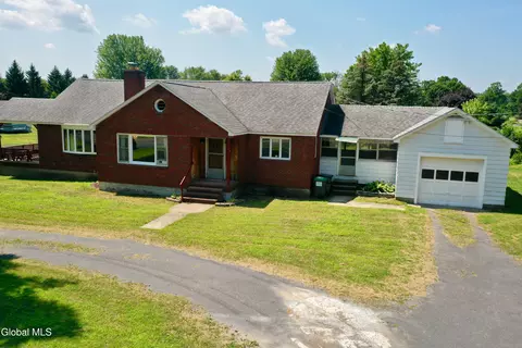 268 Middletown Rd, Waterford, NY 12188