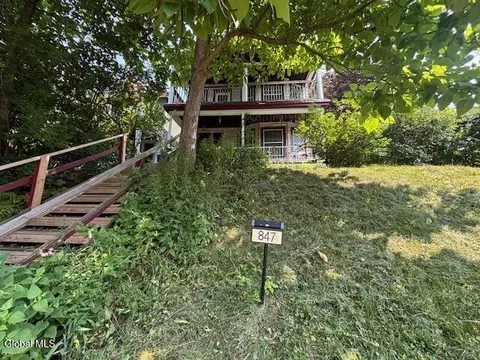 847 Myrtle Ave, Albany, NY 12208