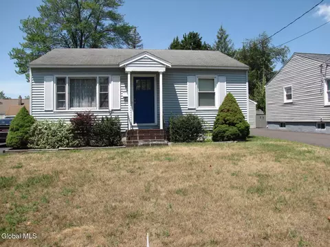 7 Warmington St, Colonie, NY 12205