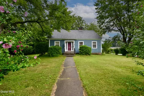 81 Dixon Rd, Queensbury, NY 12804