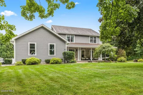 20 Orchard Dr, Queensbury, NY 12804