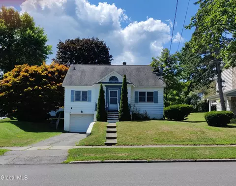 605 S Perry St, Johnstown, NY 12095