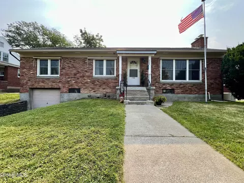 1722 Randolph Rd, Schenectady, NY 12308