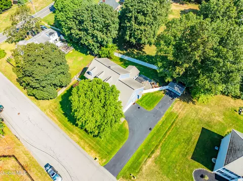 View/Area - 2 Amanda Way, Niskayuna, NY 12309 photo 2 of 4