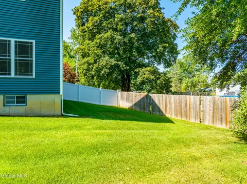 Exterior - 2 Amanda Way, Niskayuna, NY 12309 photo 11 of 12