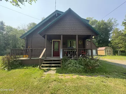 58 Wolcott Rd, Crown Point, NY 12928