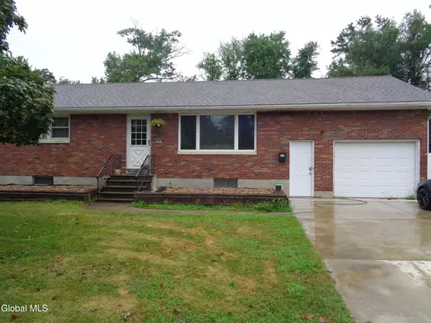 2161 Robinwood Ave, Rotterdam, NY 12306