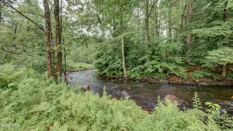 3045 Ny-10, Johnstown, NY 12095
